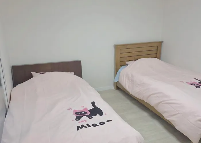 The First Hongdae Stay